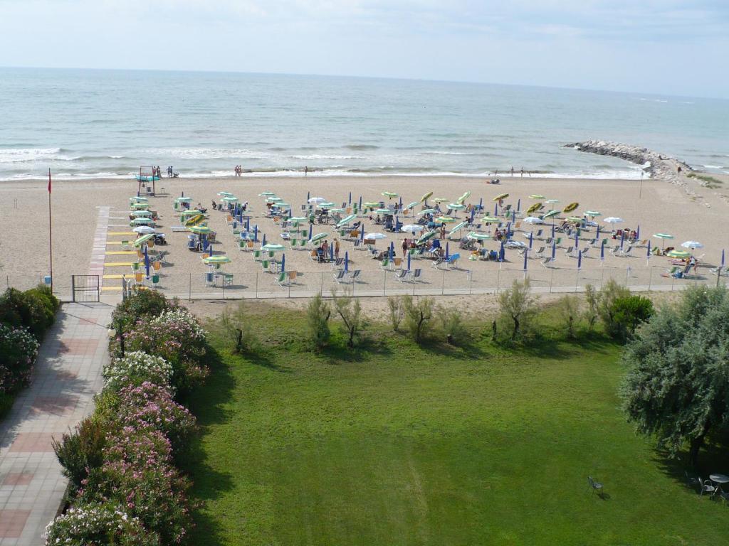 Casa Per Ferie Maria Assunta Hotell Lido di Jesolo Eksteriør bilde