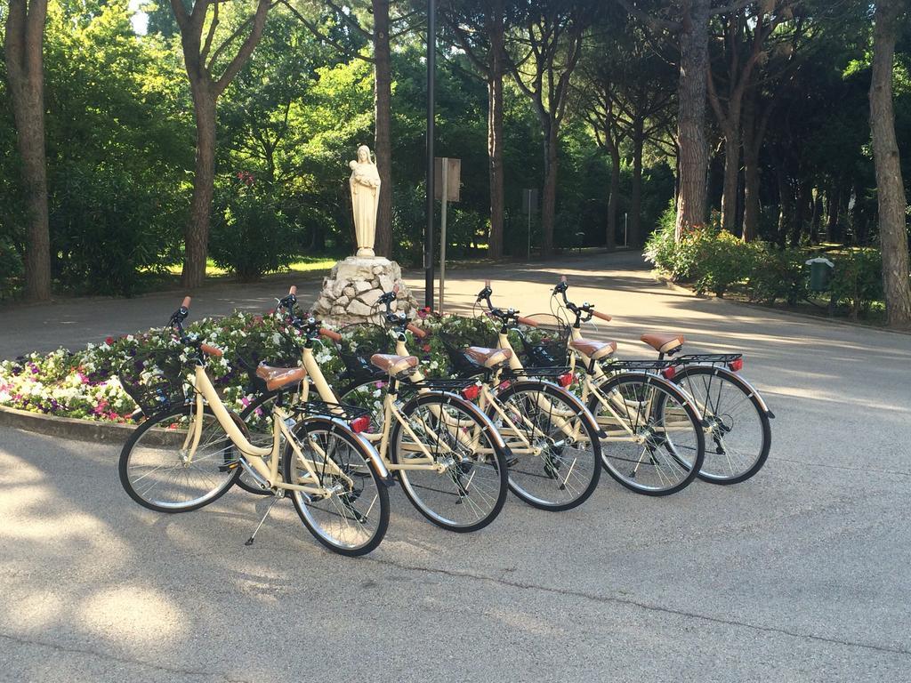Casa Per Ferie Maria Assunta Hotell Lido di Jesolo Eksteriør bilde